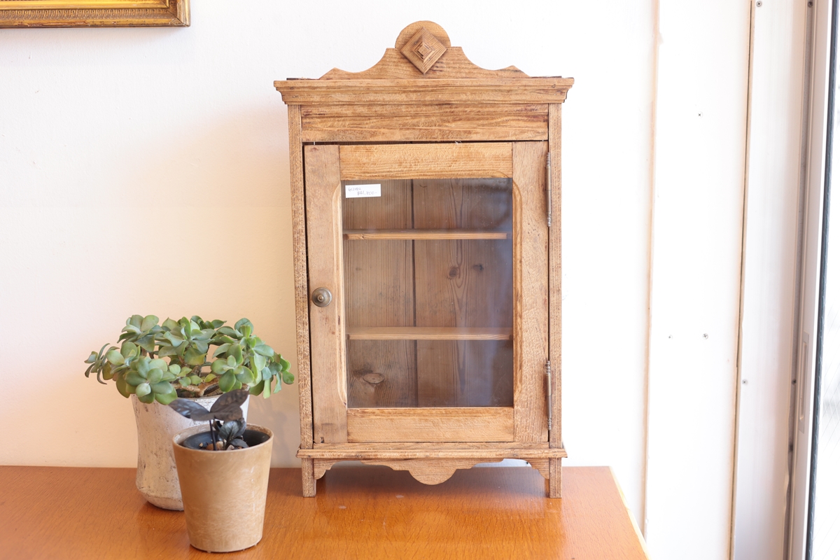 木製のウォールラック