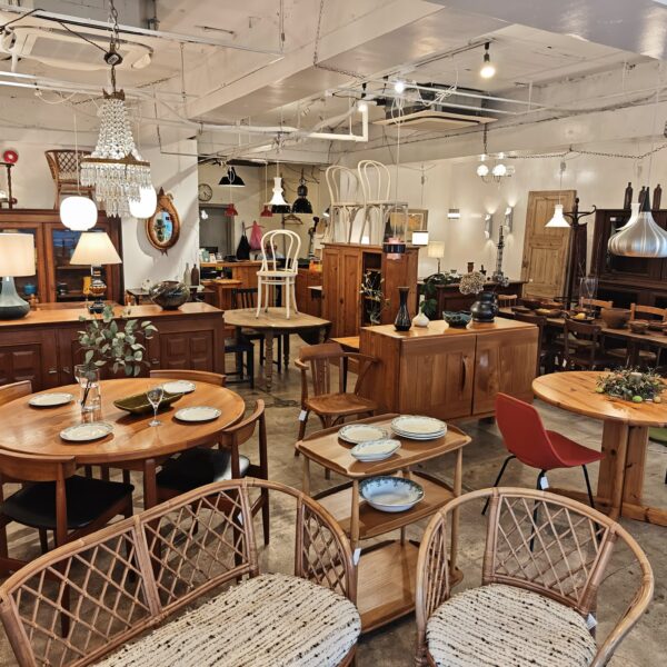 フランス家具に囲まれて