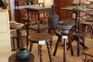 Antiques & Repair eel